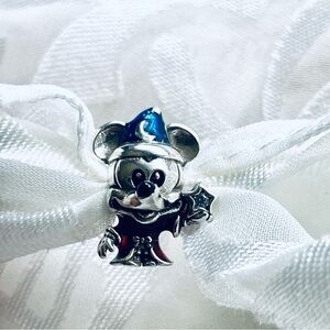 🧙‍♂️ NWOT Mickey Mouse Sorcerer’s Apprentice Charm